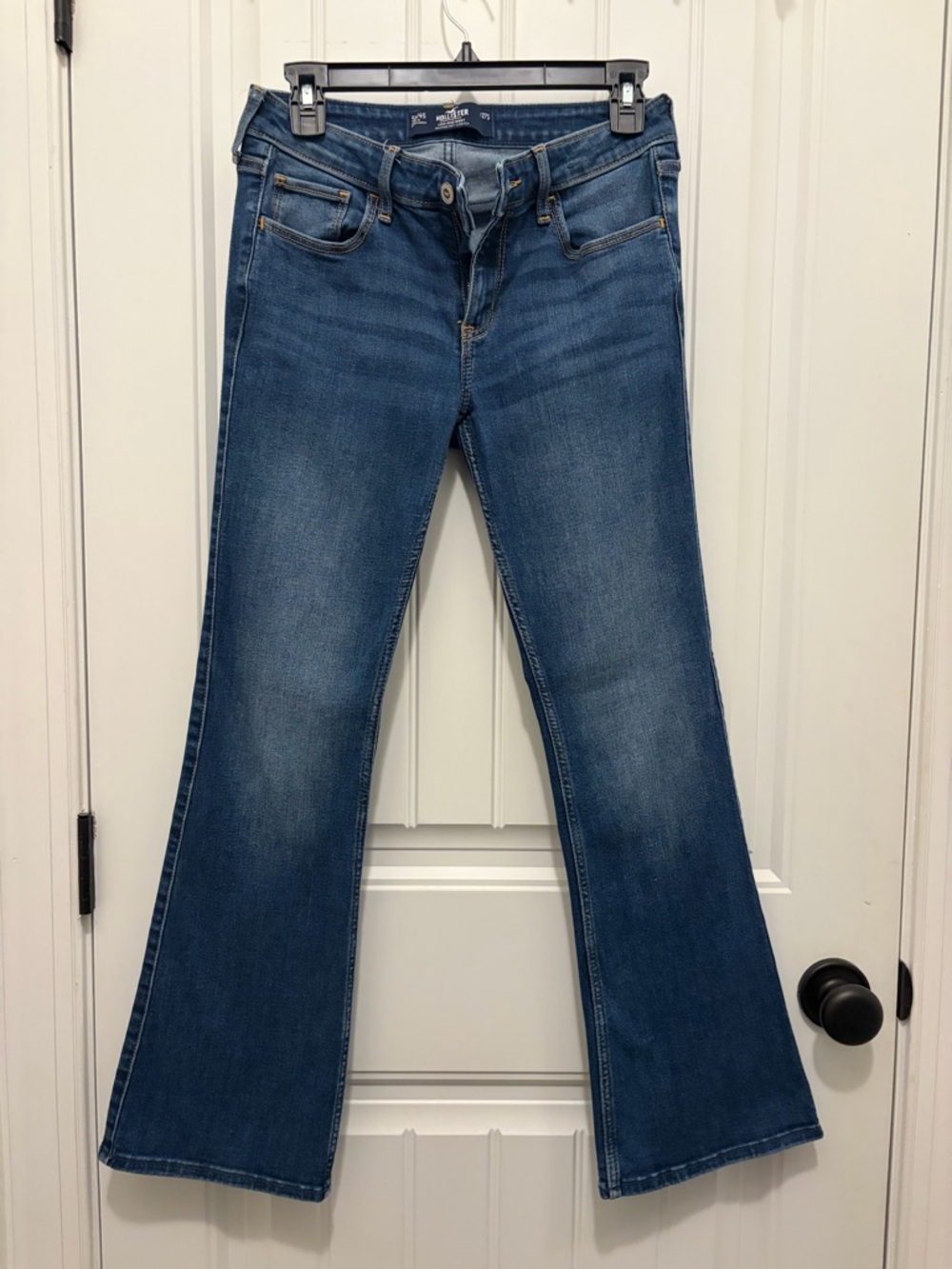 Hollister Women’s Blue Bootcut Jeans - Classic Indigo Denim